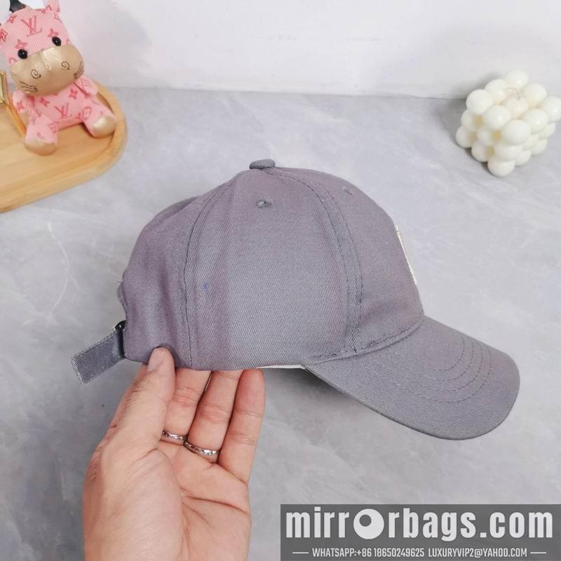 Celine Hat dx04