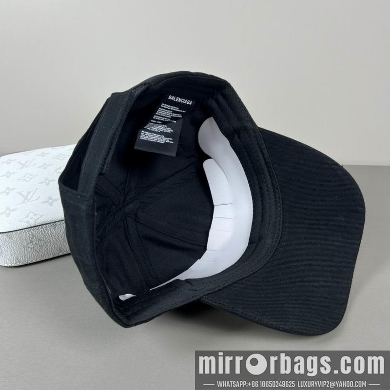 Balenciaga Hat dx06