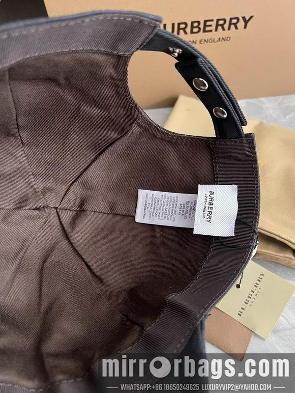 Burberry Hat dx40