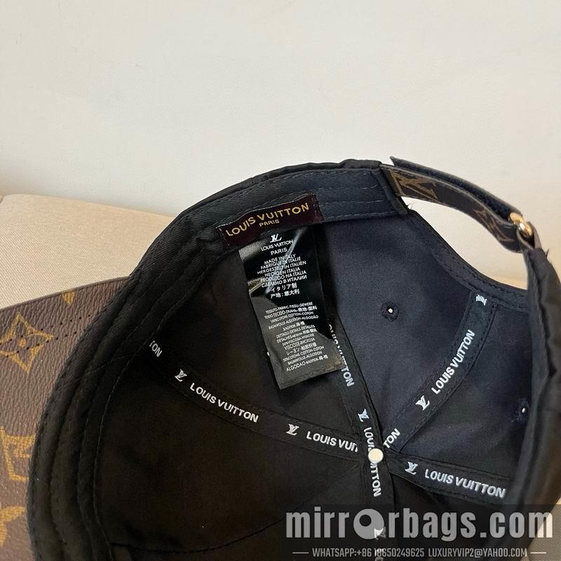 LV Hat dx33