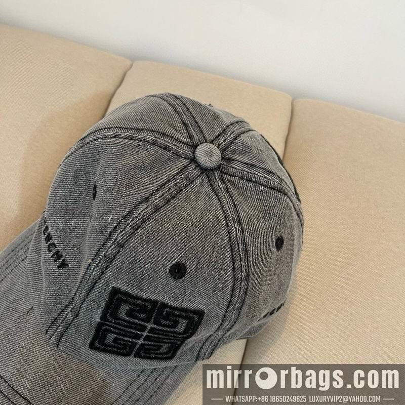 Givenchy Hat dx10
