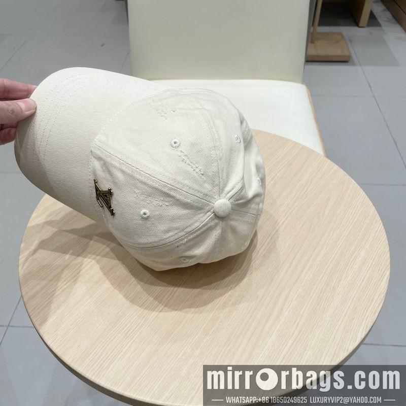 LV Hat 010902