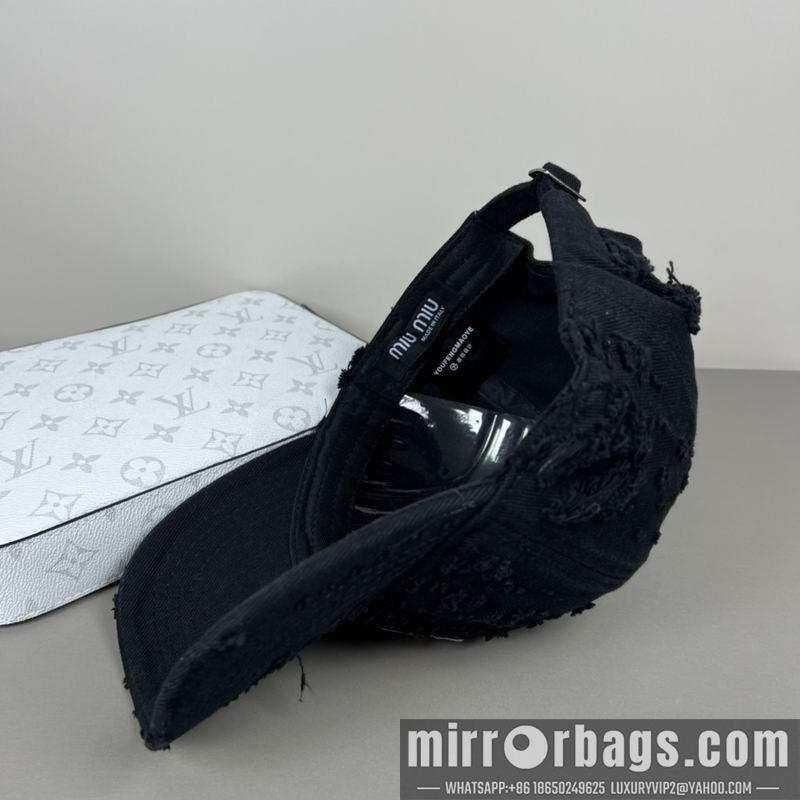 Miumiu Hat dx17