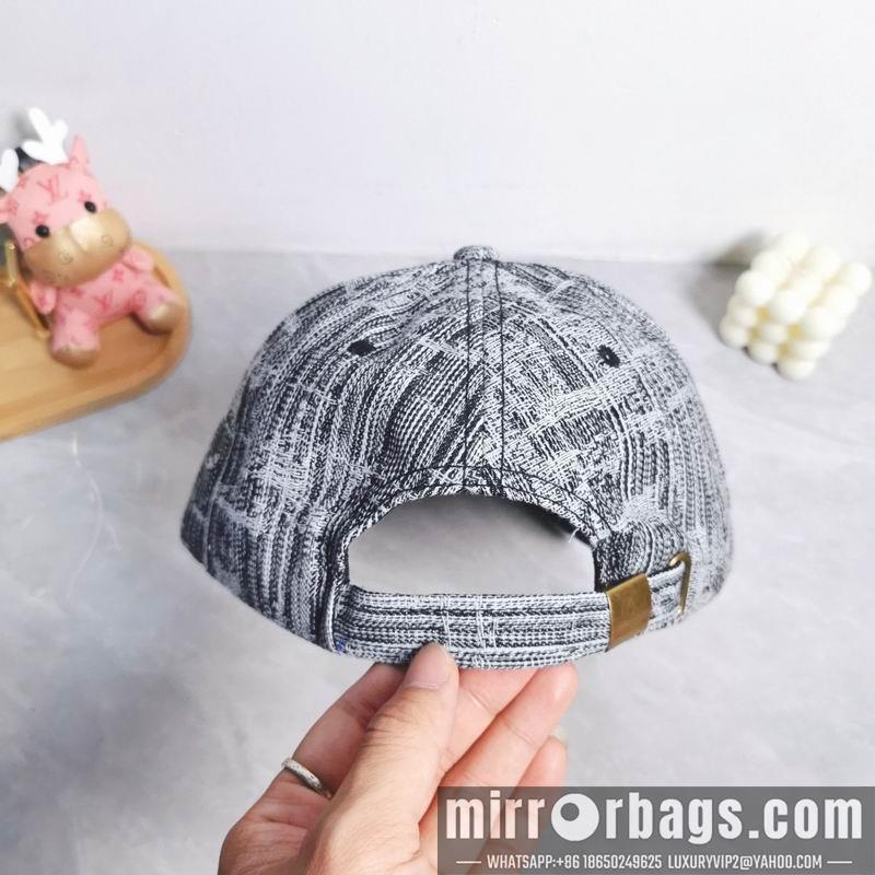 Balenciaga Hat dx32