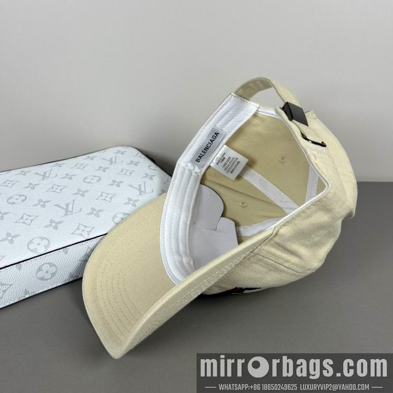 Balenciaga Hat dx38