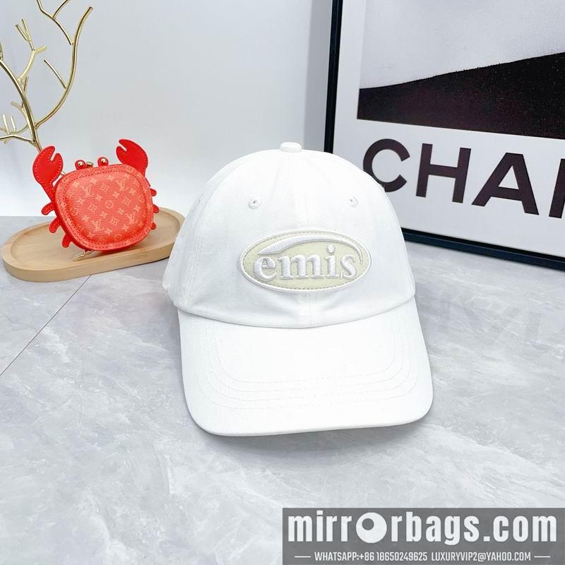 Emis Hat dx04