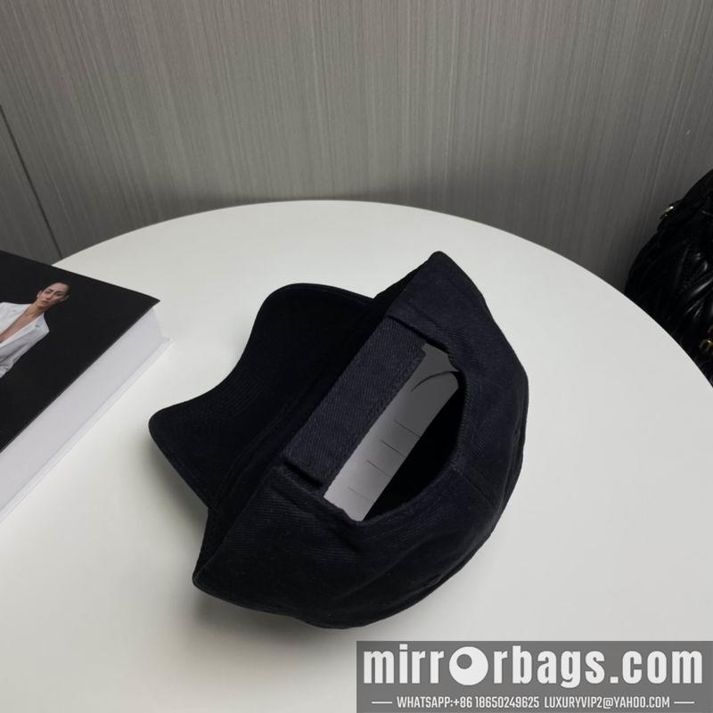 Balenciaga Hat dx85