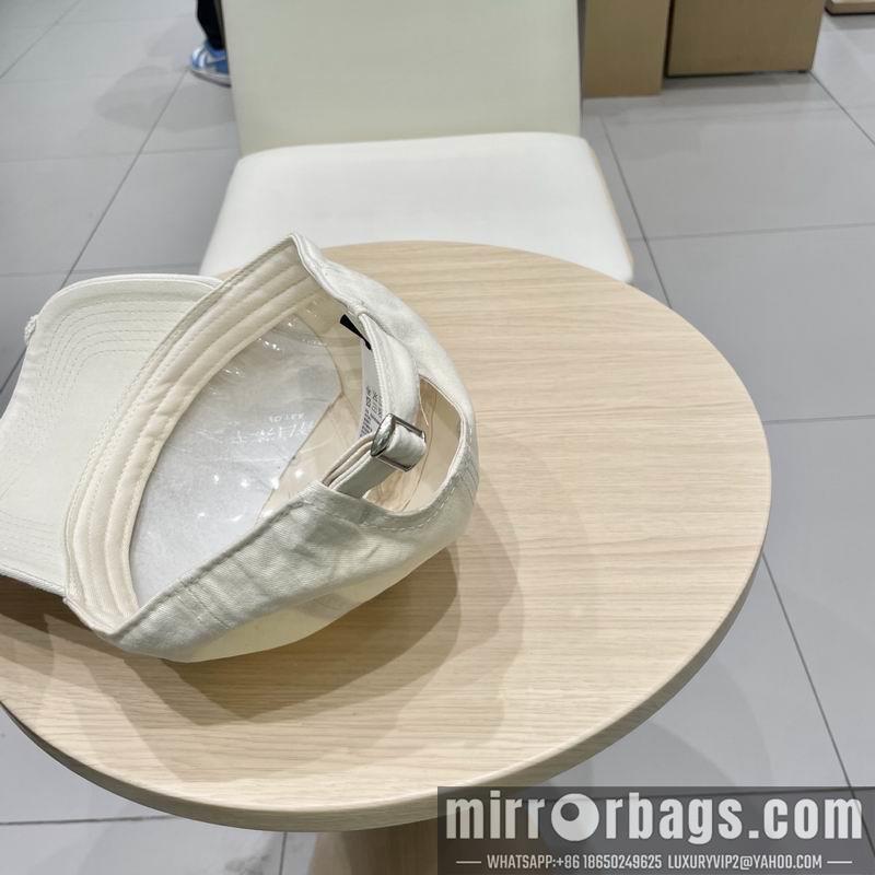 LV Hat 041405