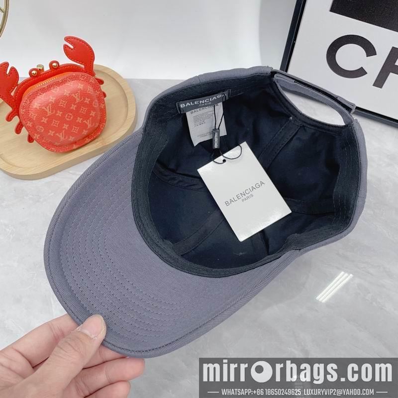 Balenciaga Hat dx03