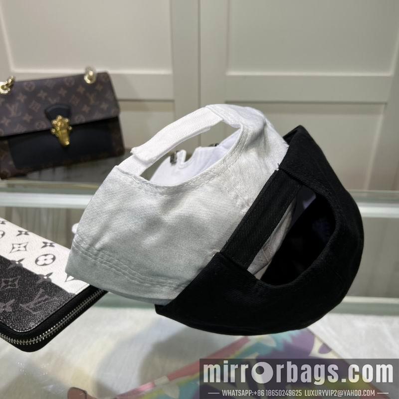 Balenciaga Hat dx60