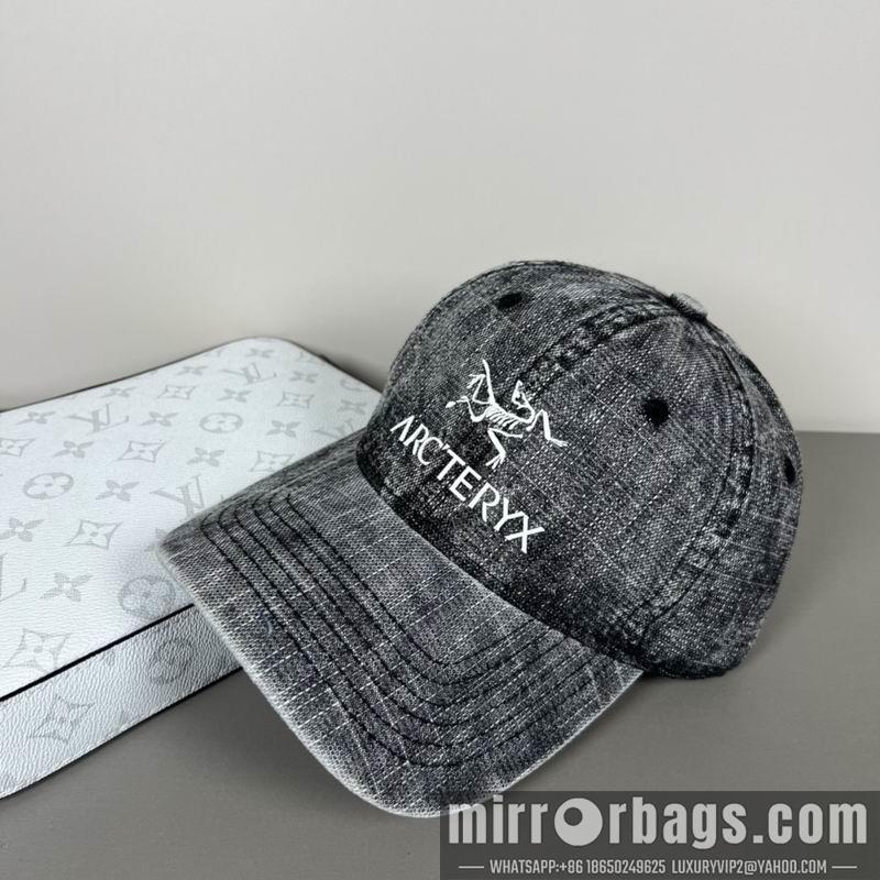 Arcteryx Hat dx16
