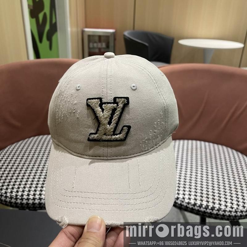 LV Hat 040201