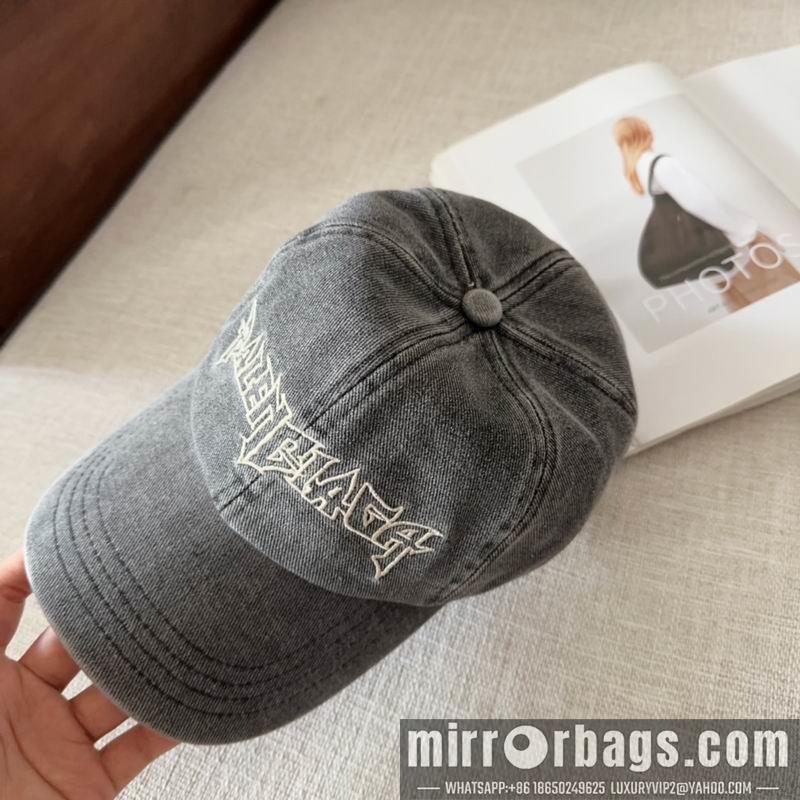 Balenciaga Hat dx39