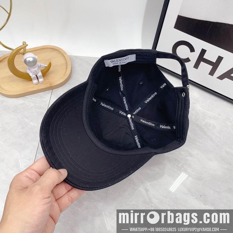 Valentino Hat dx04