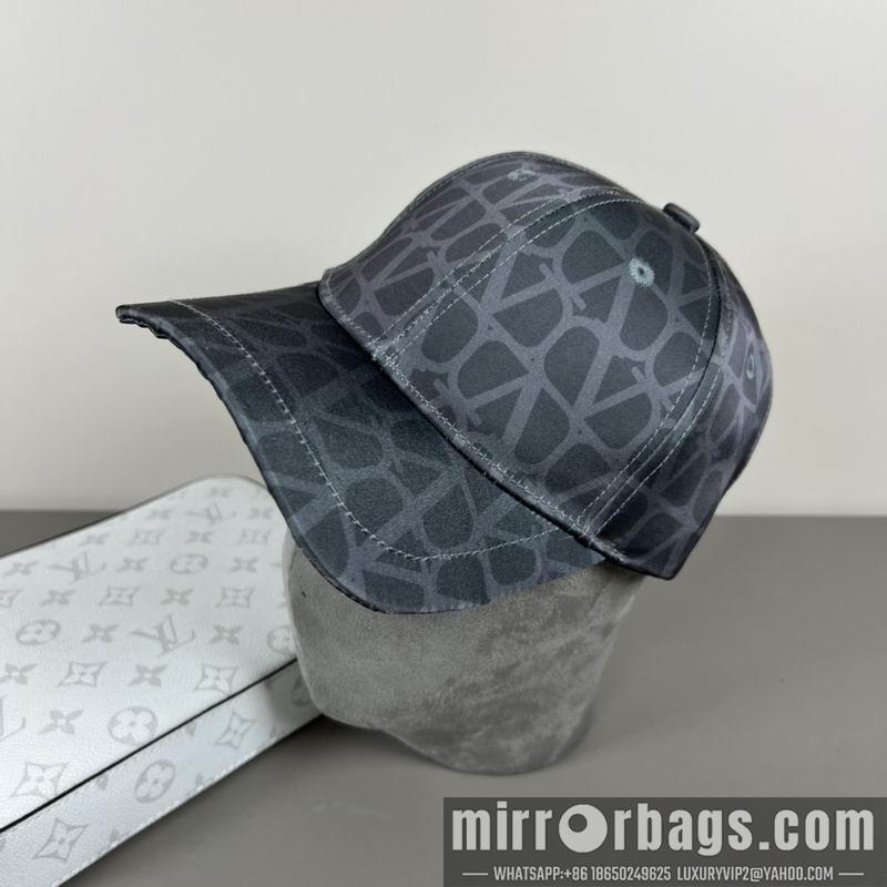 Valentino Hat dx03