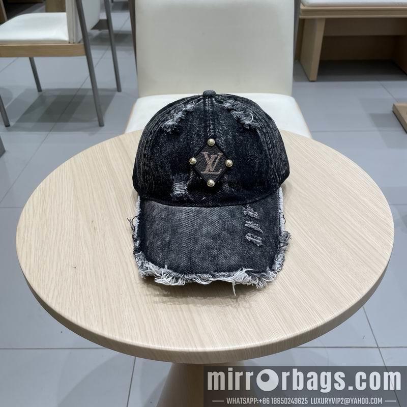 LV Hat 030953