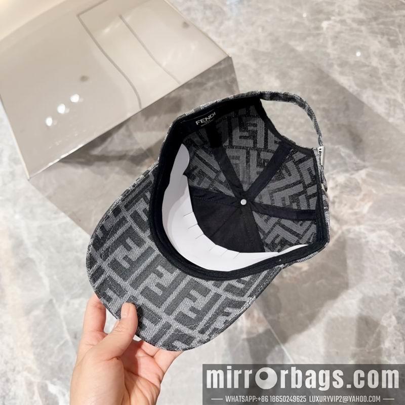 Fendi Hat dx28