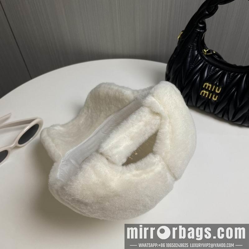 Celine Hat dx108