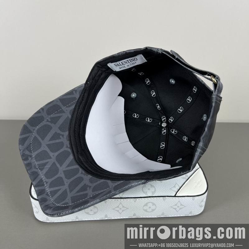 Valentino Hat dx03