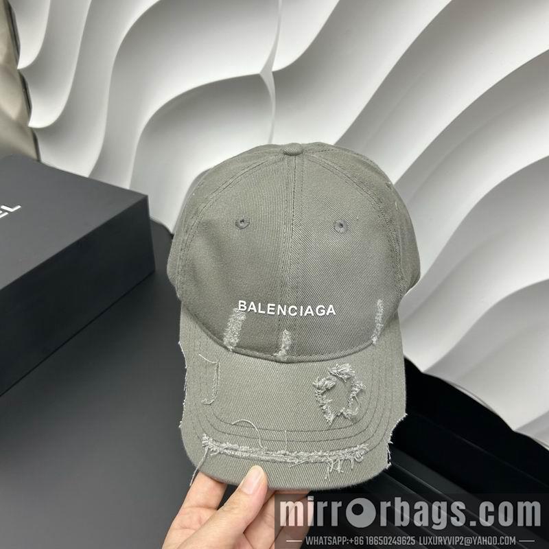 Balenciaga Hat dx15