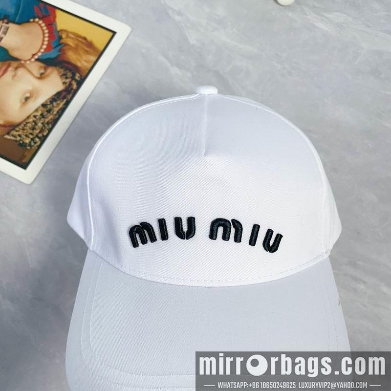 Miumiu Hat dx45