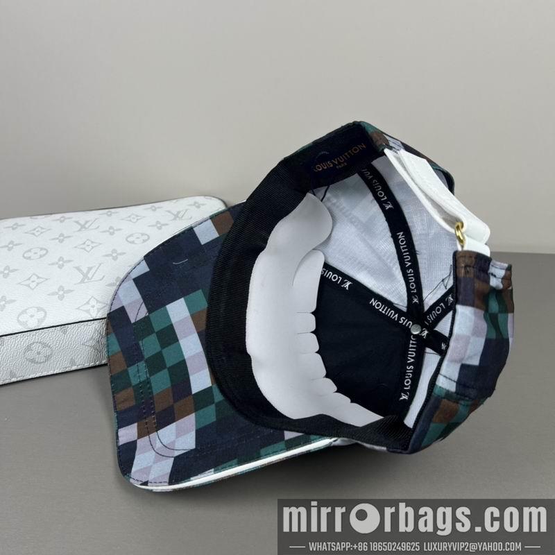 LV Hat dx69