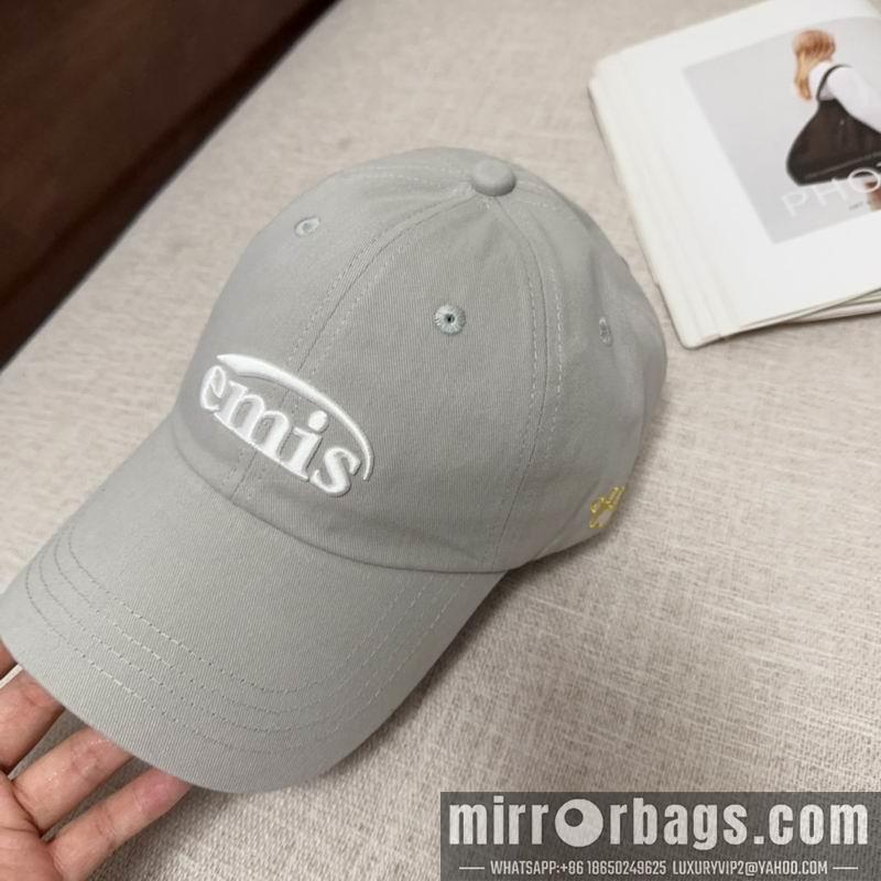 Emis Hat dx05