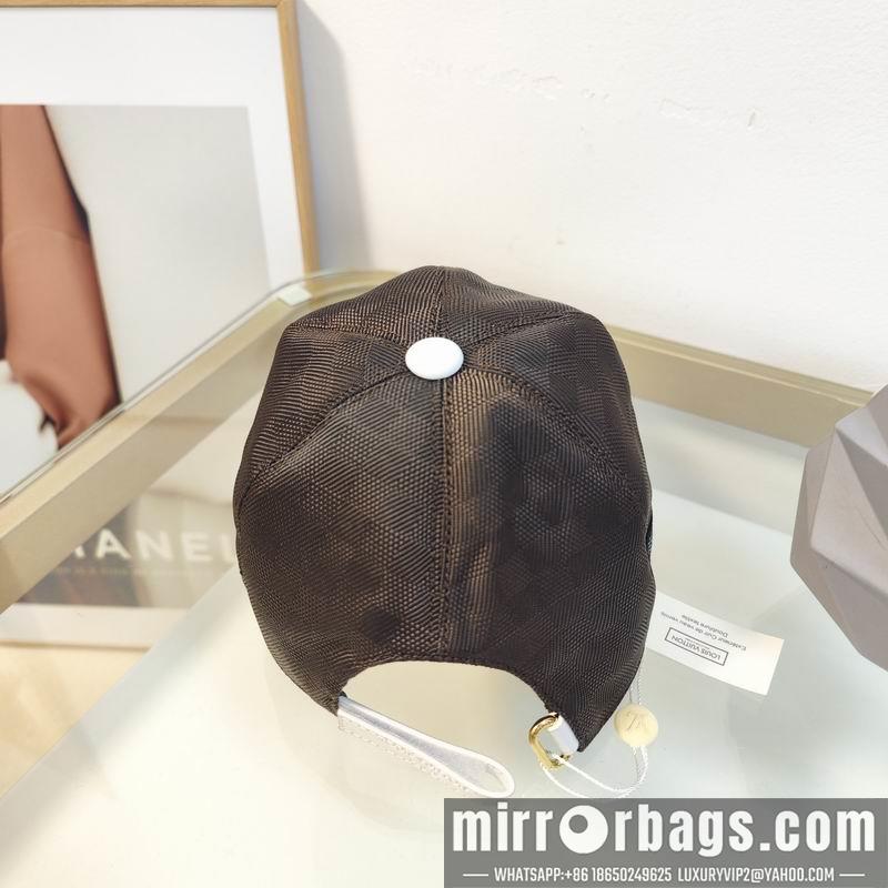 LV Hat dx114