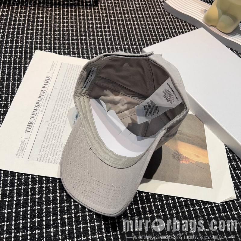 Balenciaga Hat dx25