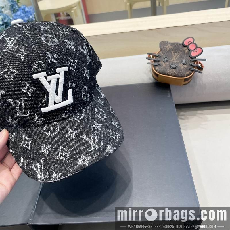 LV Hat 082601