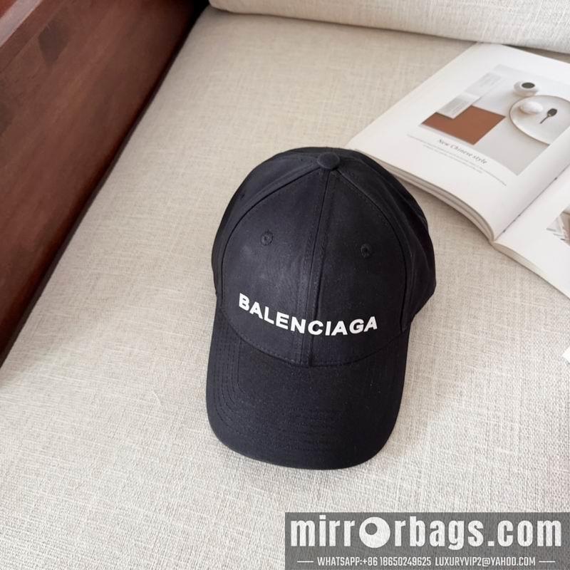 Balenciaga Hat dx104