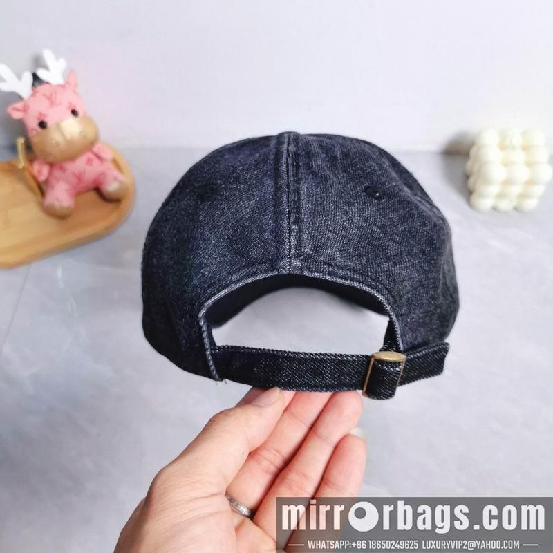 Balenciaga Hat dx33