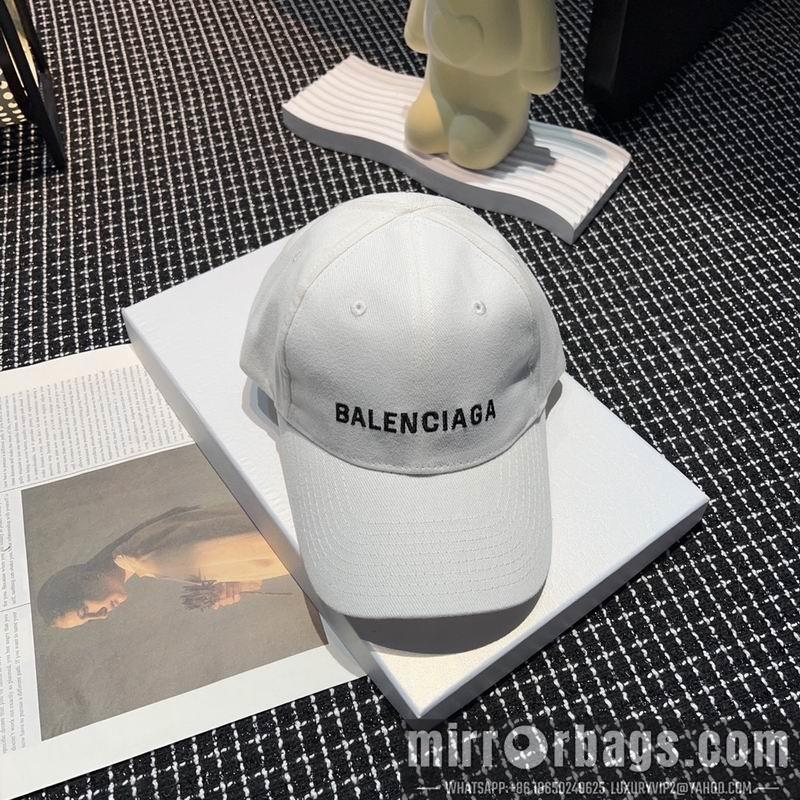 Balenciaga Hat dx10