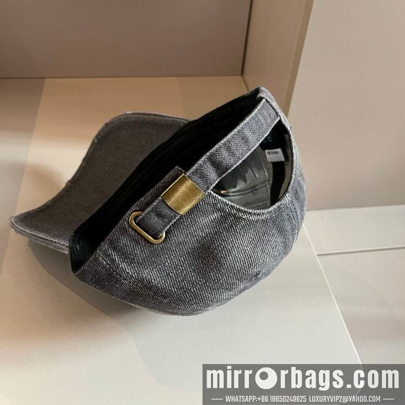 Prada Hat dx10