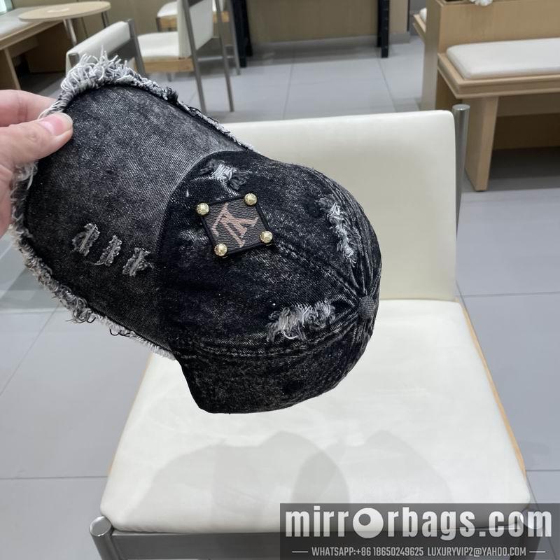 LV Hat 030953