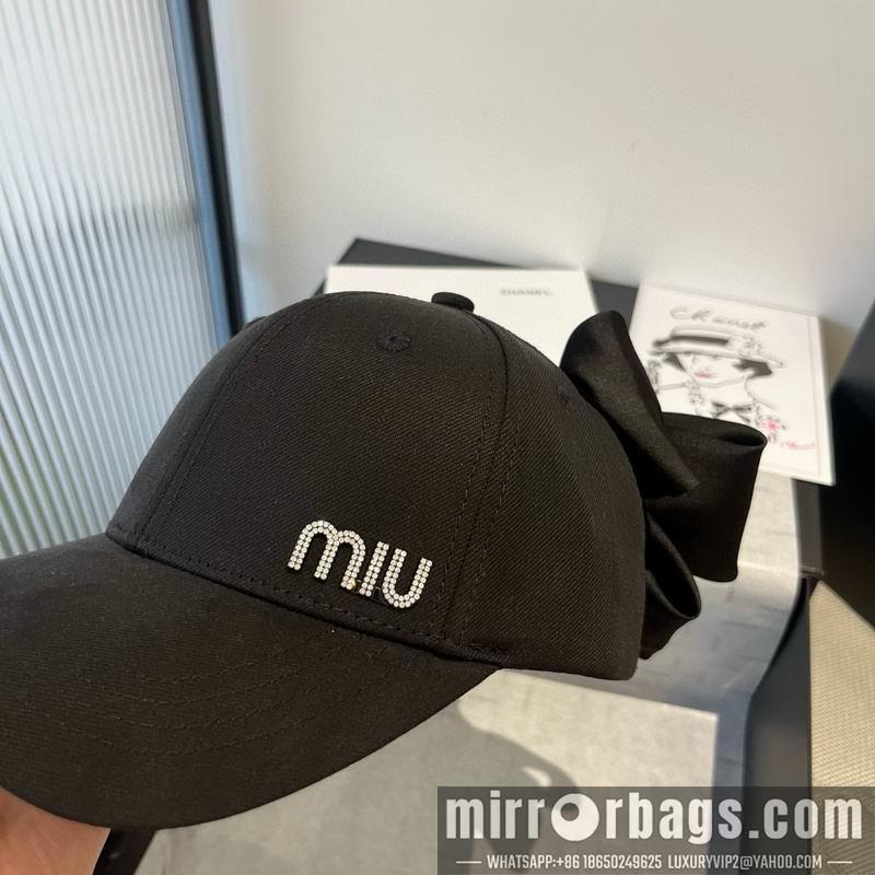 Miumiu Hat dx06