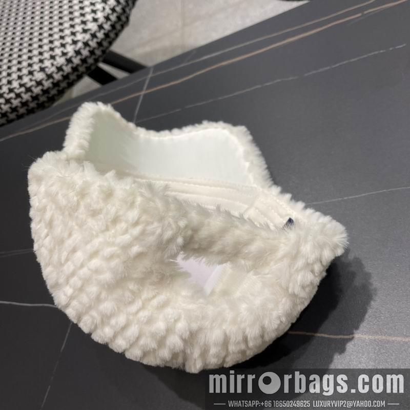 LV Hat 102801