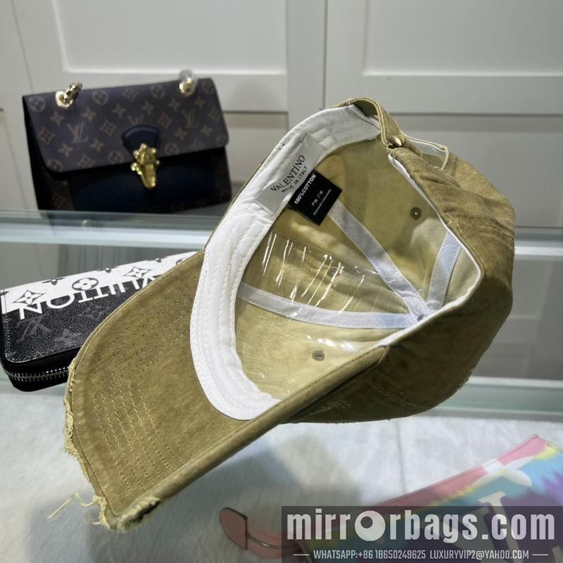 Valentino Hat 042701