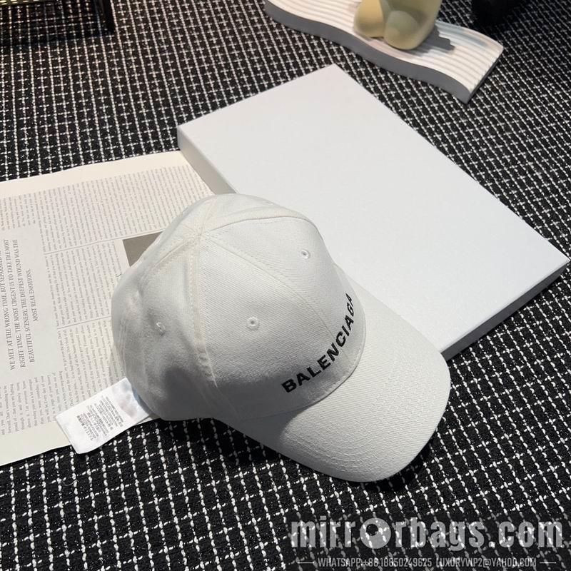 Balenciaga Hat dx10