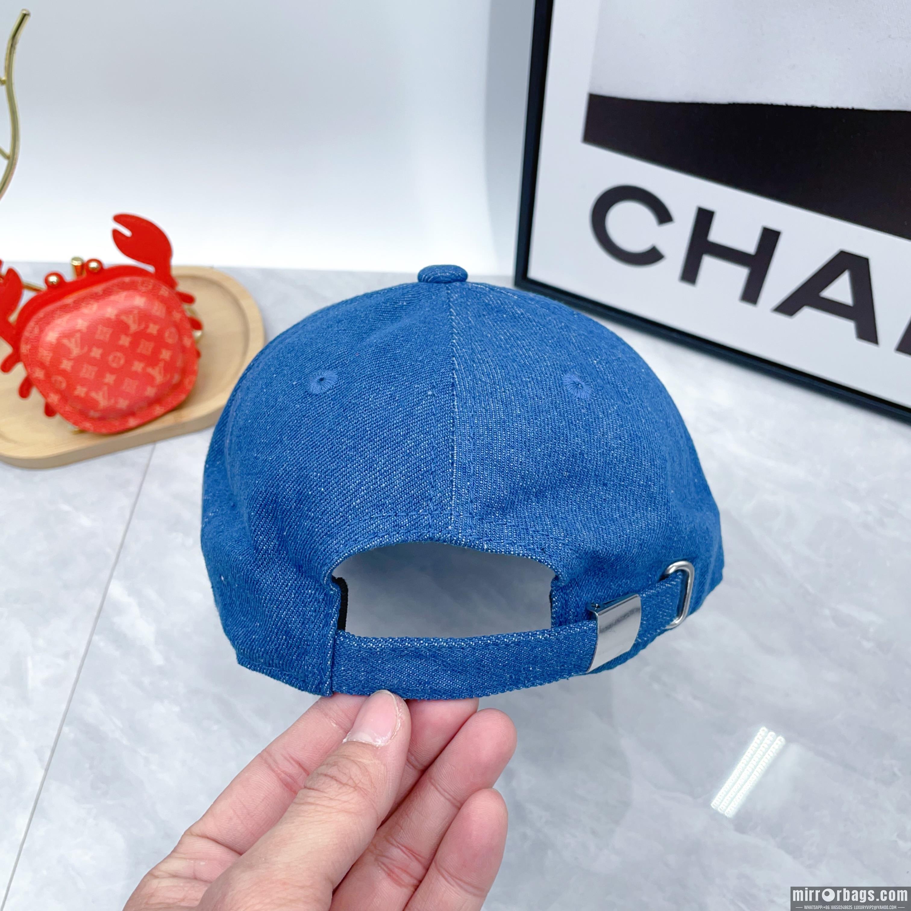 Prada Hat dx01