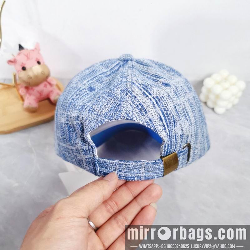 Celine Hat dx15