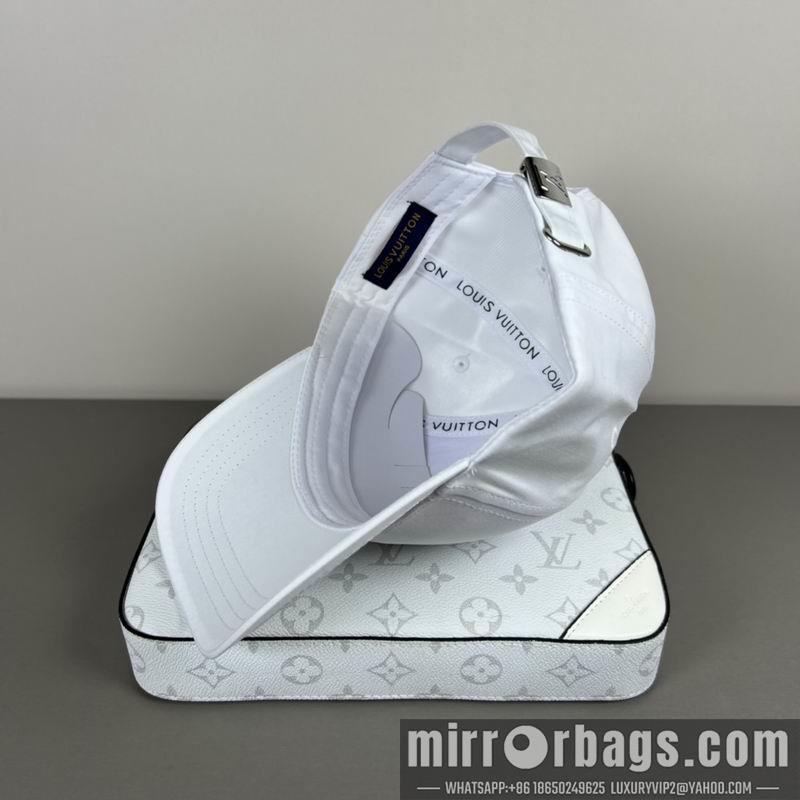 LV Hat dx16