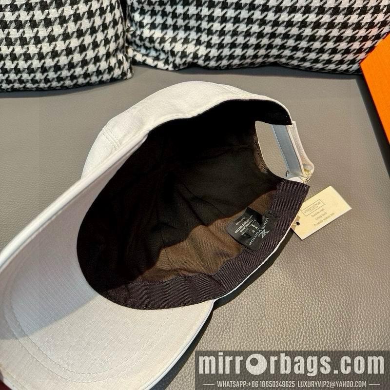LV Hat 091402