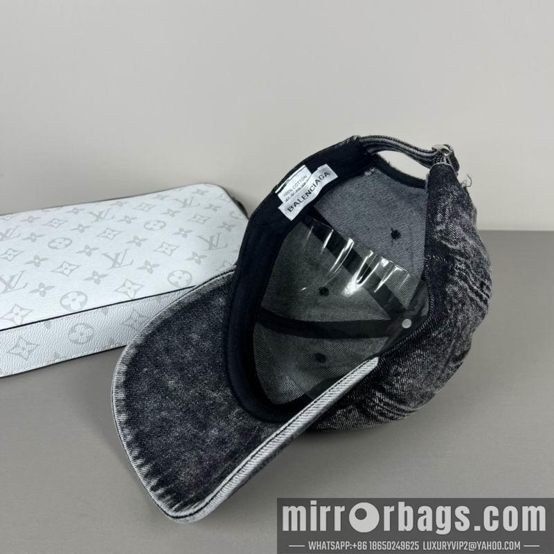 Balenciaga Hat dx29
