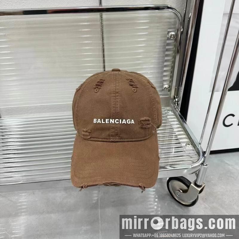 Balenciaga Hat dx38