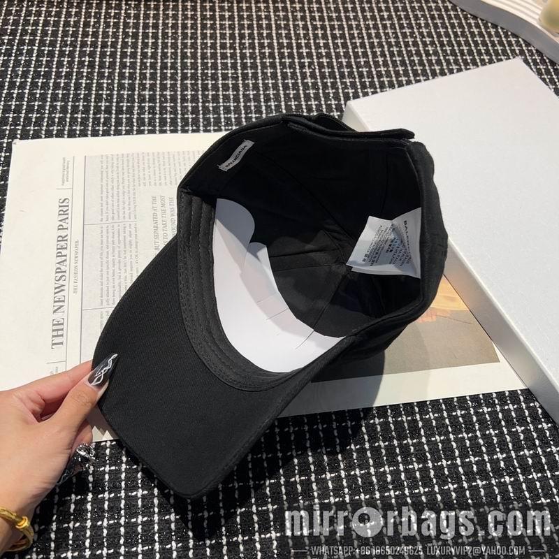 Balenciaga Hat dx13
