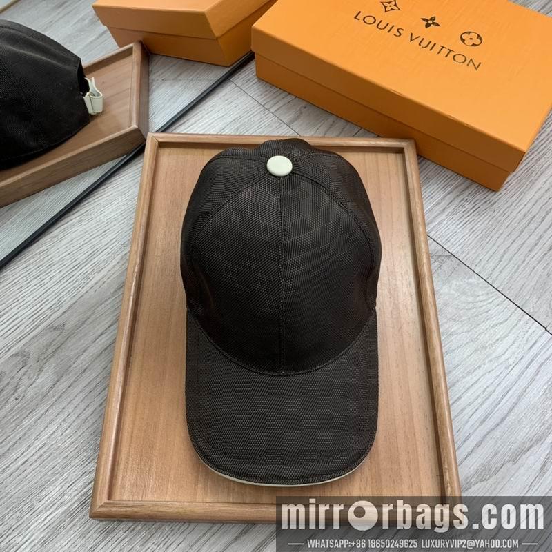 LV Hat dx152