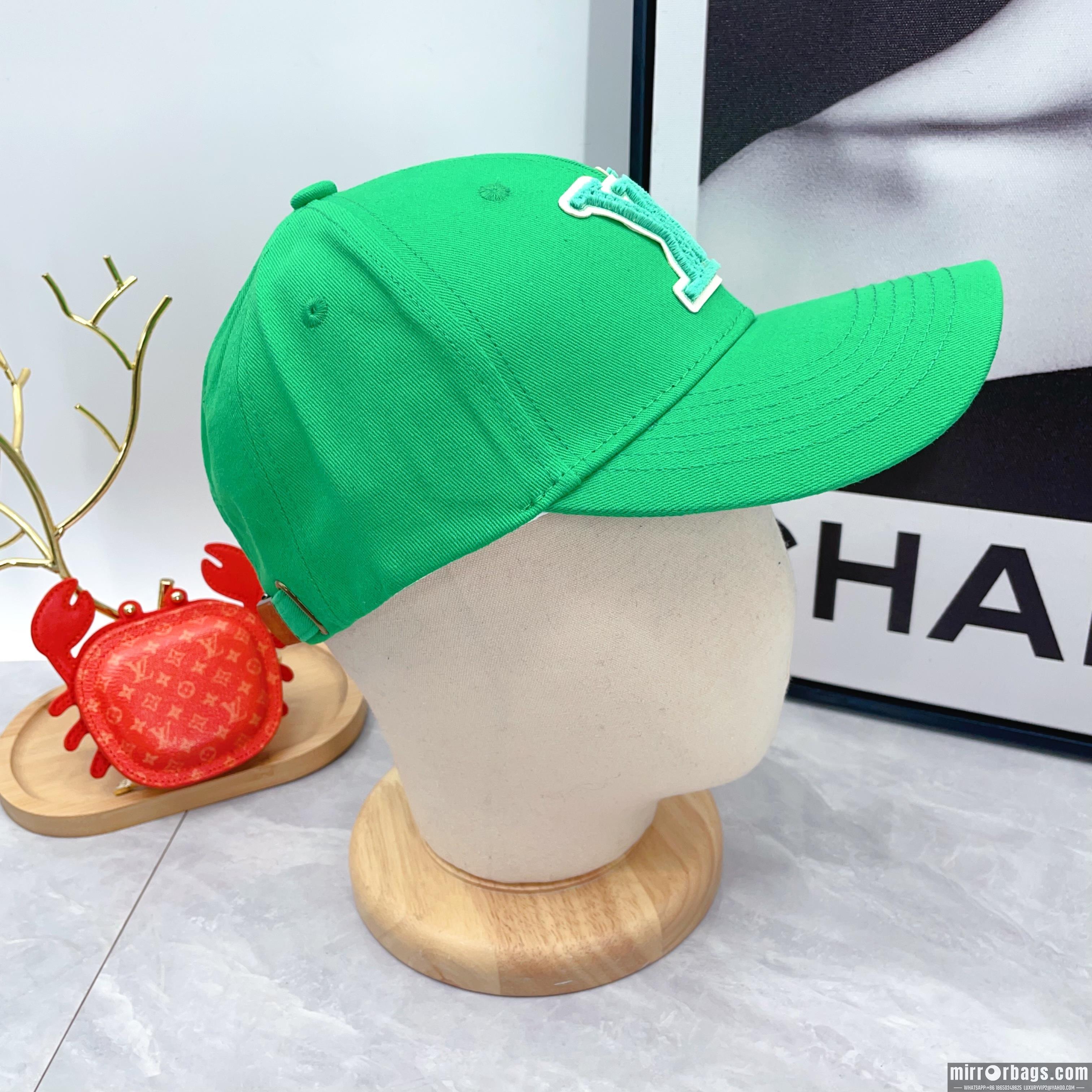 LV Hat dx04