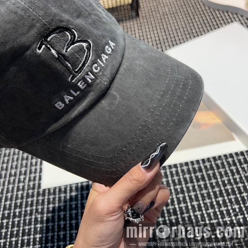 Balenciaga Hat dx08