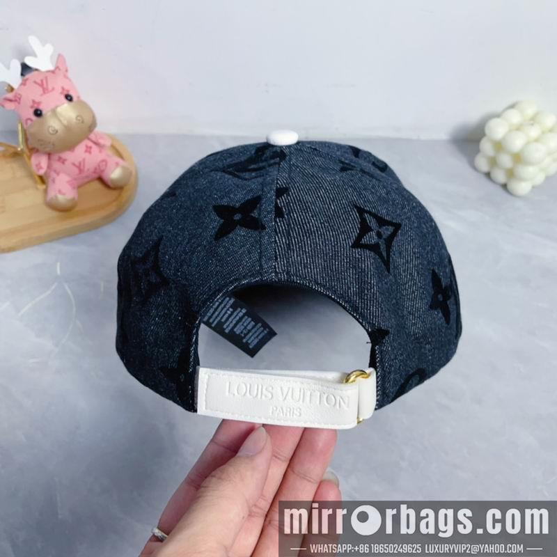 LV Hat dx32